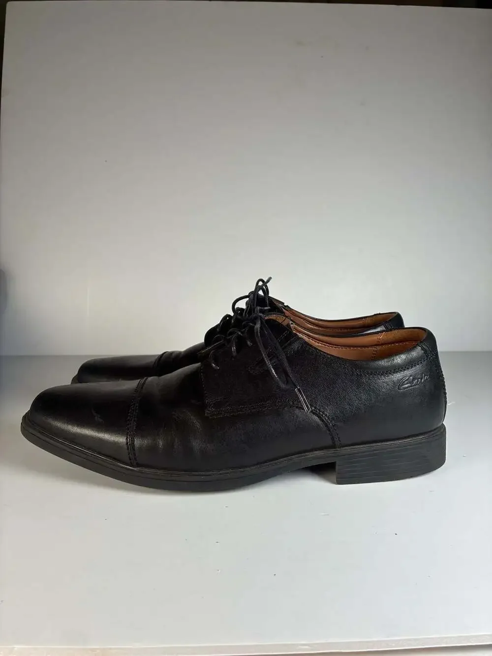 Clarks Tilden Cap Men's Size 8.5W Leather Cap Toe Oxford Dress Shoes